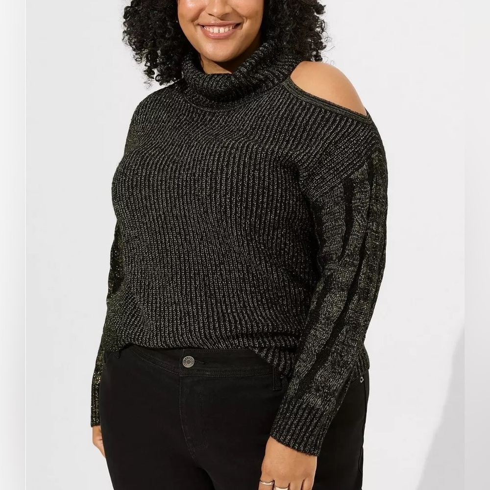 TORRID - Lurex Cable Pullover Cold Shoulder Turtle‎ Neck Sweater Sz 0 / L